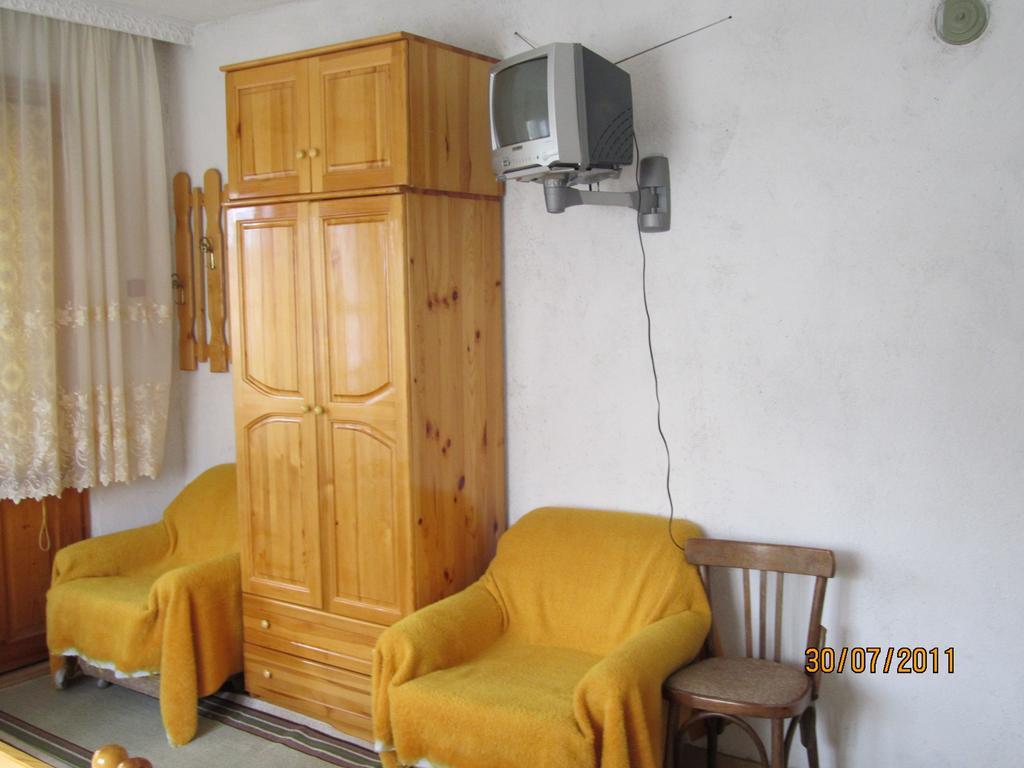 Kristal Guest House Trigrad Ruang foto