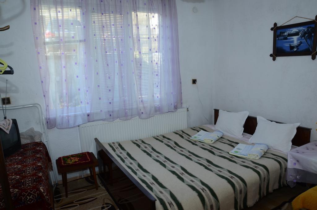 Kristal Guest House Trigrad Bagian luar foto